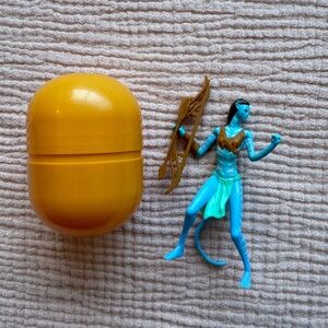 AVATAR WAY OF WATER KINDER SURPRISE JUMBO - James Cameron’s Avatar
